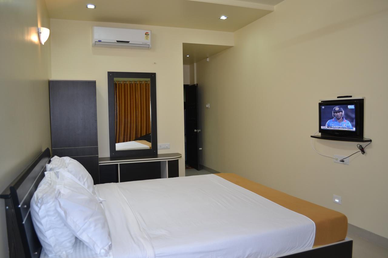 Hotel Embassy International Latur Exterior photo